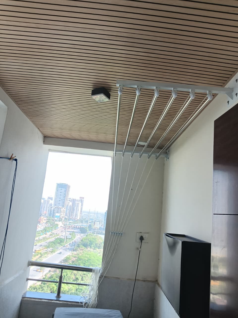 High-definition cloth drying hanger installation
